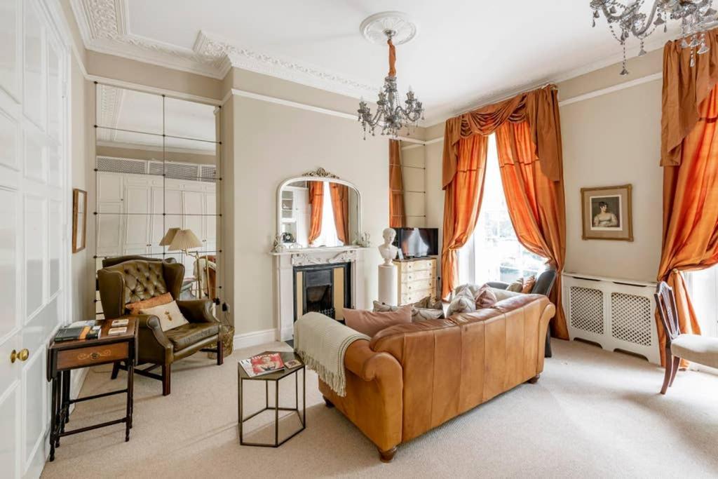 Beautiful Studio With Private Outside Terrace Apartment Bath Luaran gambar