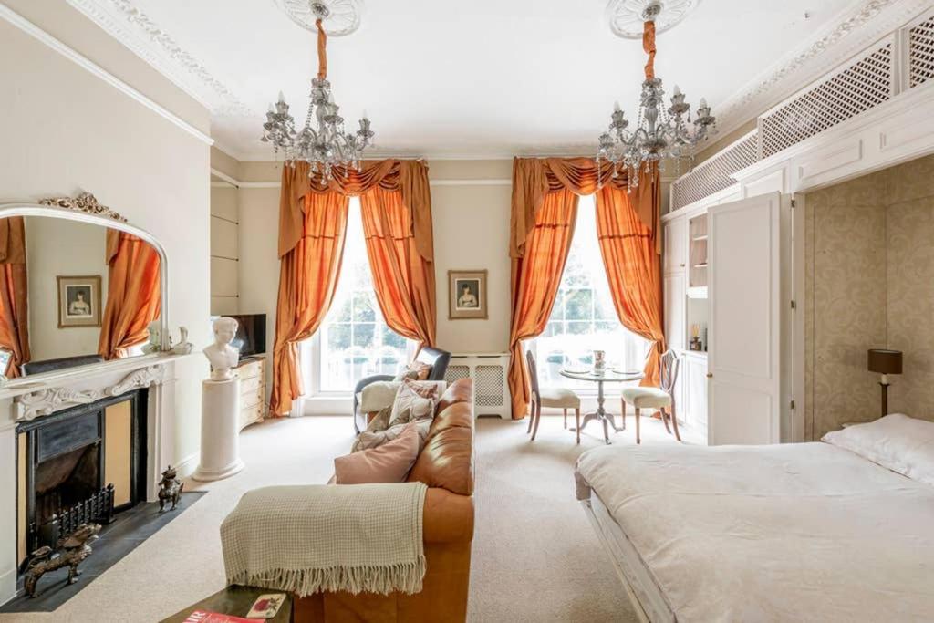 Beautiful Studio With Private Outside Terrace Apartment Bath Luaran gambar