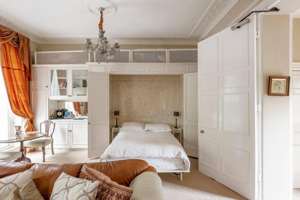 Beautiful Studio With Private Outside Terrace Apartment Bath Luaran gambar